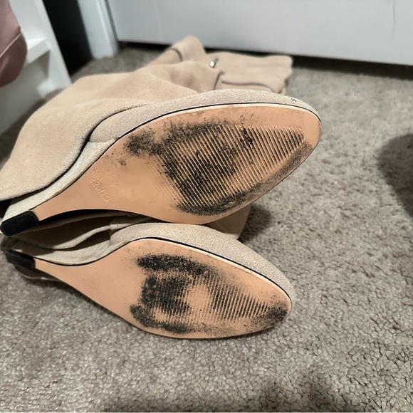 Tan suede boots - Picture 3 of 7